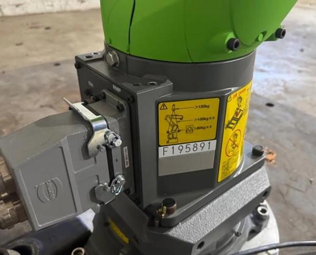 Used FANUC CR-7iA with R30iB Control, Cables & Teach