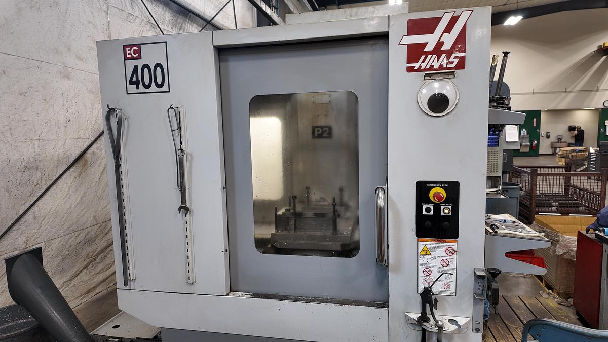 Used HAAS EC 400 TWIN PALLET HORIZONTAL MACHINING CENTER