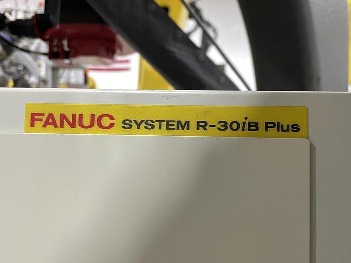 Used 2022 FANUC M-410iB/700 PALLETIZING ROBOT WITH R-30iB PLUS CONTROLLER MINT!