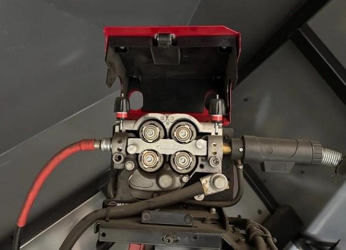 Used 2015 LINCOLN ELECTRIC AUTO-MATE 5 WITH FANUC ARC MATE 0iB ROBOTS AND R-30iB MATE CONTROL