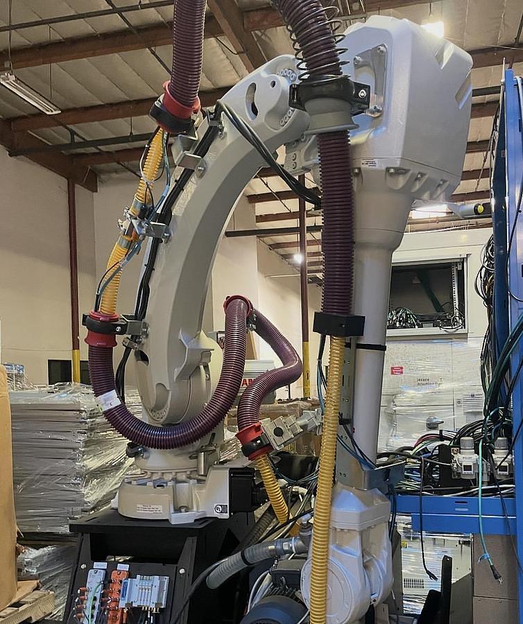 Used 2022 ABB  IRB 4600-40/2.55 ROBOT WITH IRC5 CONTROLLER, CABLES. USED FOR TESTING.