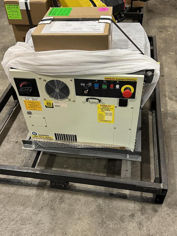 Used FANUC ARCMATE 120iD 6 AXIS ROBOT WITH R-30iB PLUS CONTROLLER, NEVER IN PRODUCTION, LIKE NEW