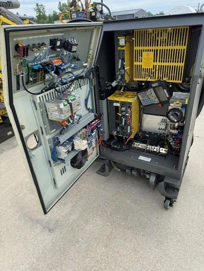 Used 2-Fanuc R-2000IB/210f's with 30iA Controls