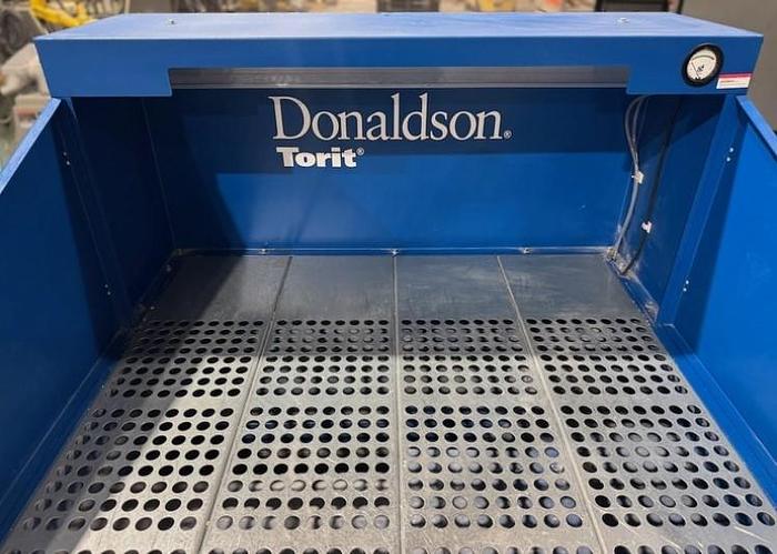 Used DONALDSON TORIT LIKE NEW DB2000 DOWNCRAFT BENCH, CLEANED AND TESTED
