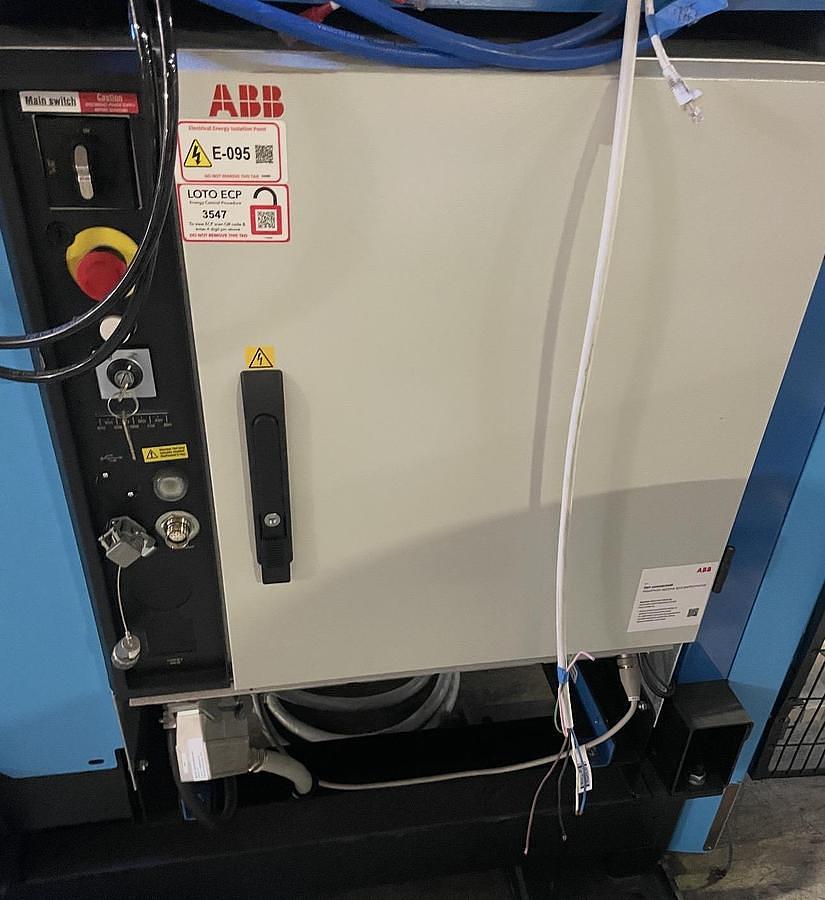 Used 2022 ABB  IRB 4600-40/2.55 ROBOT WITH IRC5 CONTROLLER, CABLES. USED FOR TESTING.