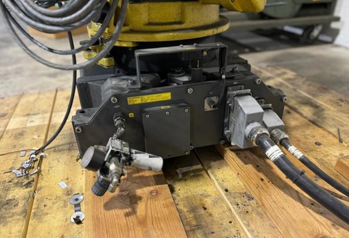 Used 2008  FANUC  M710IC/70T with R-30iA controller
