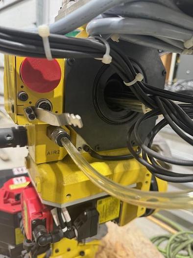 Used FANUC M10iA/10S ROBOT WITH R30iA CONTROLLER, VISION READY WITH CAMERA, ONLY 112 HOURS
