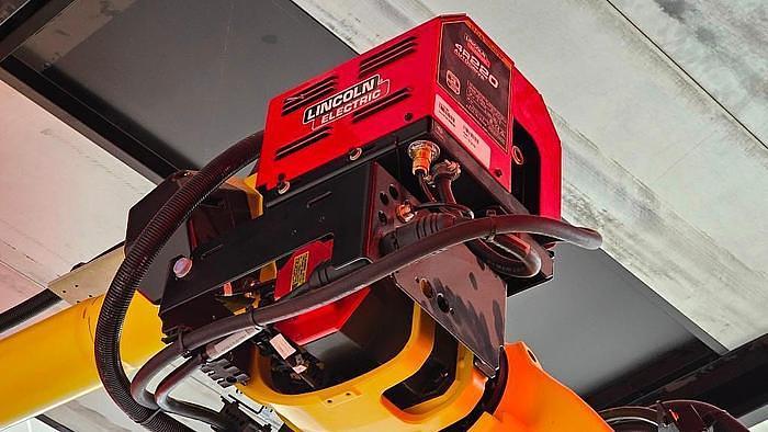 Used FANUC  ARC MATE 120iD/12L, DUAL ARM, NEVER USED, R30iB PLUS, LINCOLN R450 WELDING POWER SUPPLY