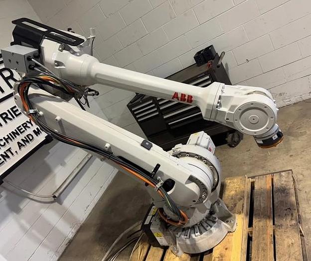 Used 1-ABB IRB 4600-40/2.55 with IRC5 Controller Date of Mfg.: 2021-07-12 Serial Number: 4600-802180 Includes several pallets of accessories, transformers, a riser, and cables and teach pendant.