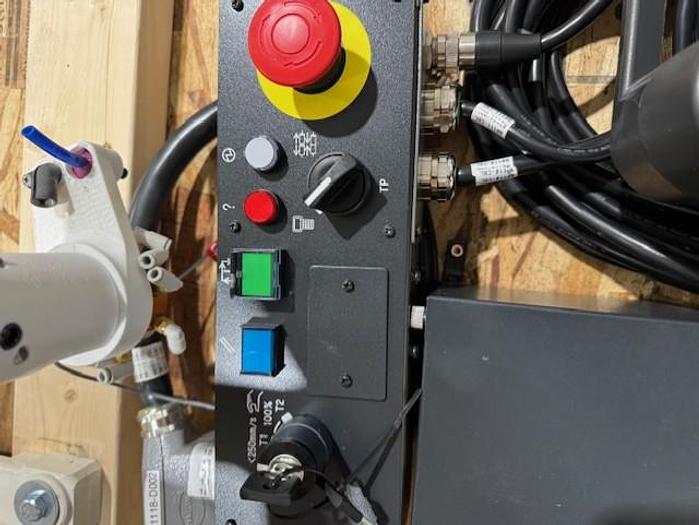 FANUC SR-20iA WITH R-30iB CONTROLS TEACH & CABLES, NEW NEVER USED