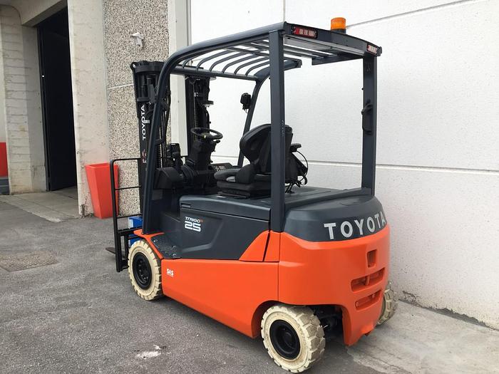 Used 2013 TOYOTA 8FBMT 25