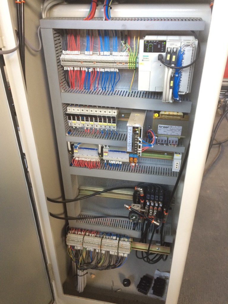 Usato 2004 Foratrice Camam a testine mobili orizzontali, verticali e di testa