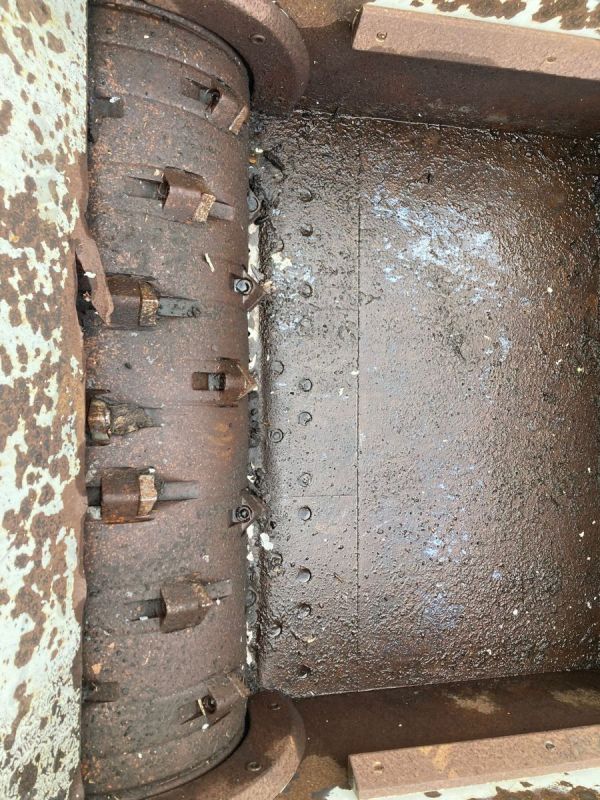 Usado Trituradora de un solo eje Zerma, tipo ZWS 850, construida en 2013, incluye embudo y soporte, para madera