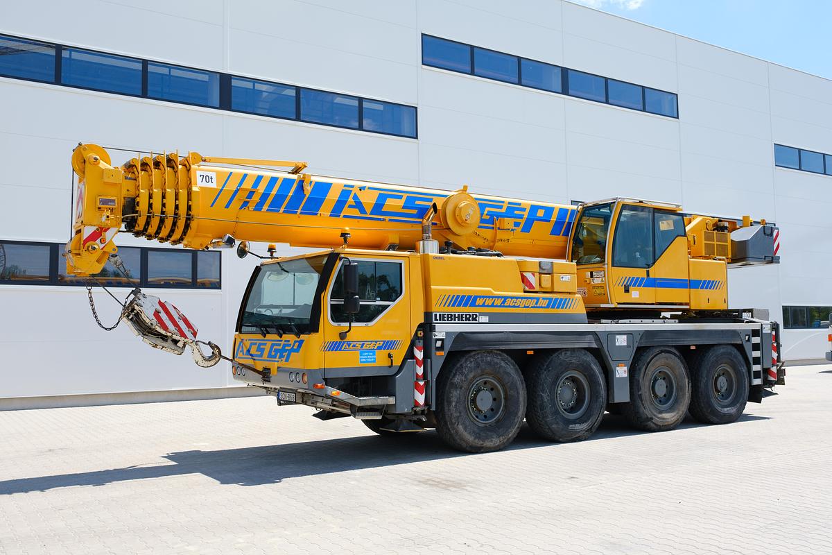 Used 2012 LIEBHERR LTM 1070-4.2