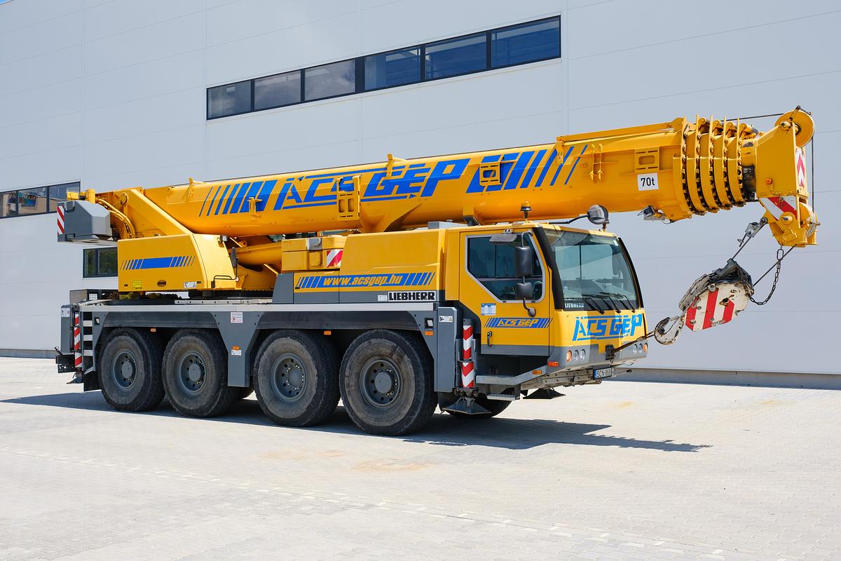 Used 2012 LIEBHERR LTM 1070-4.2