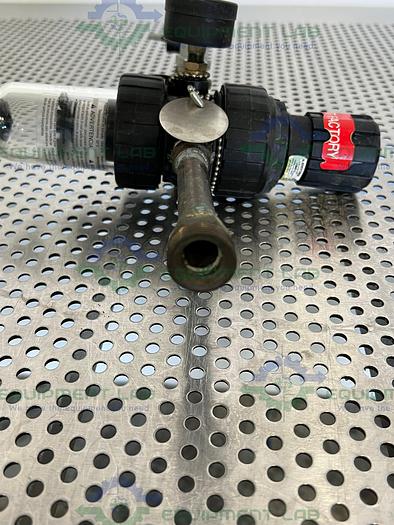 Used Parker  06E31B13C Air Regulator w/ Wainbee Gauge 0-160PSI