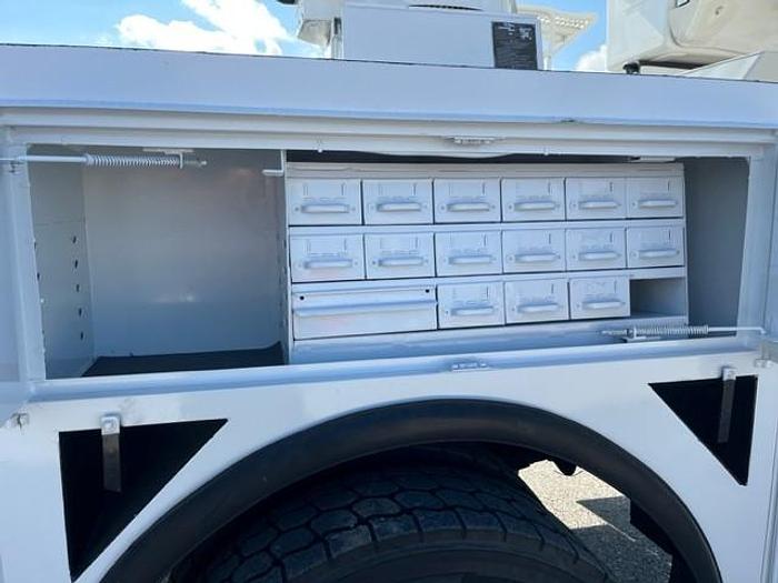 Used Altec AM55-E 60ft Over-Center Bucket Boom on 2009 International 7400 4x4 Utility Truck - C96023