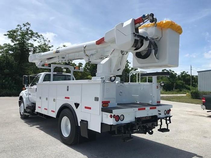 Used 2009 Ford F750 Altec AM55 60ft Over Center Bucket Truck - C94193