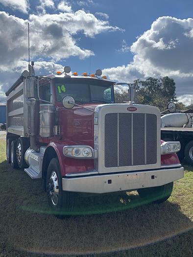 Used 2014 PETERBILT DUMP TRUCK