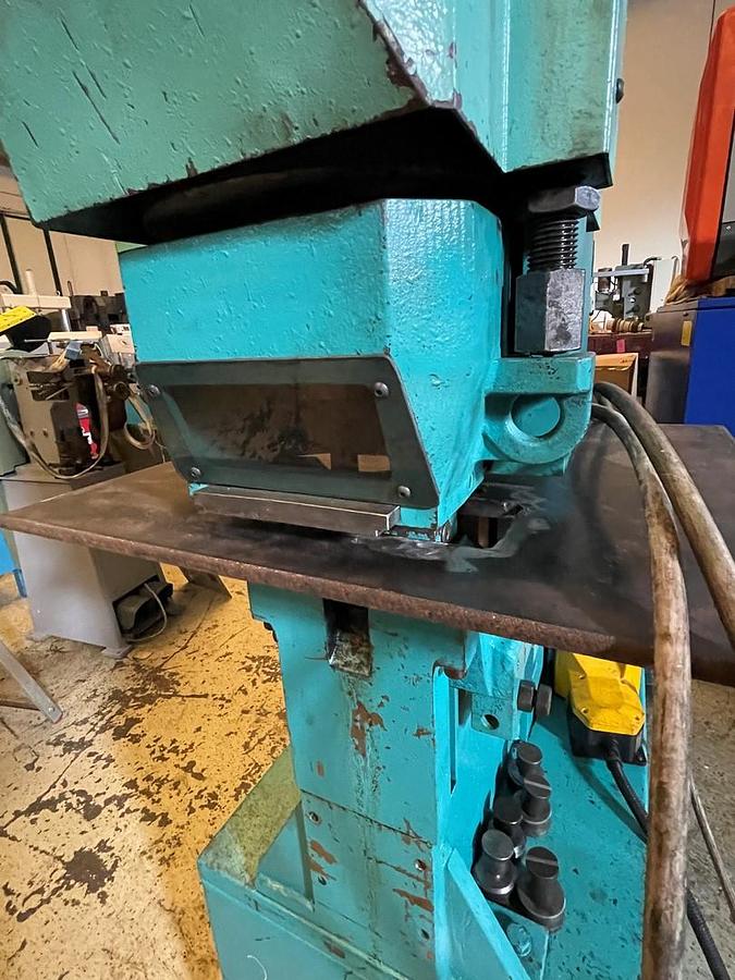 Usato PUNZONATRICE IMS PHY 1100