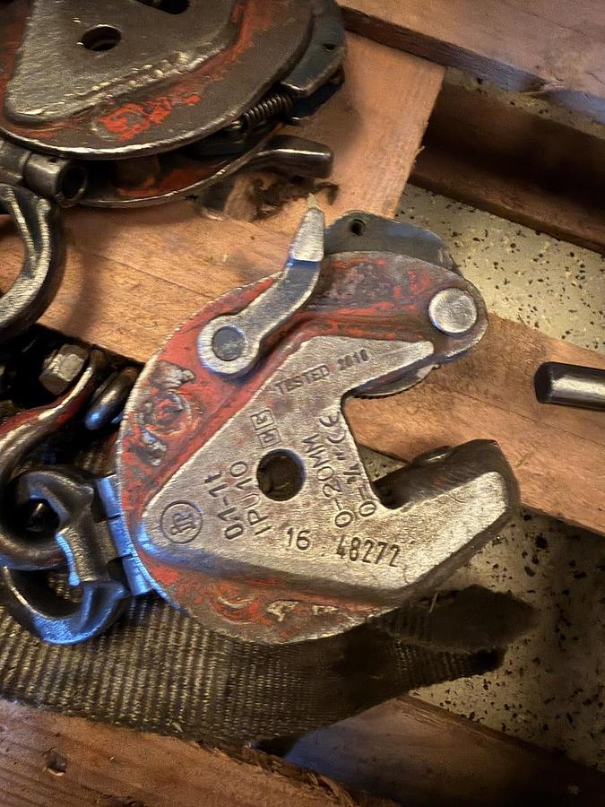 Usato PINZE PER LAMIERA  / MORSETTO DI SOLLEVAMENTO "TECNOMAGNETE"