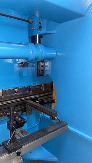 Usato PIEGATRICE ERMAKSAN 3000X160 TON IDRAULICA