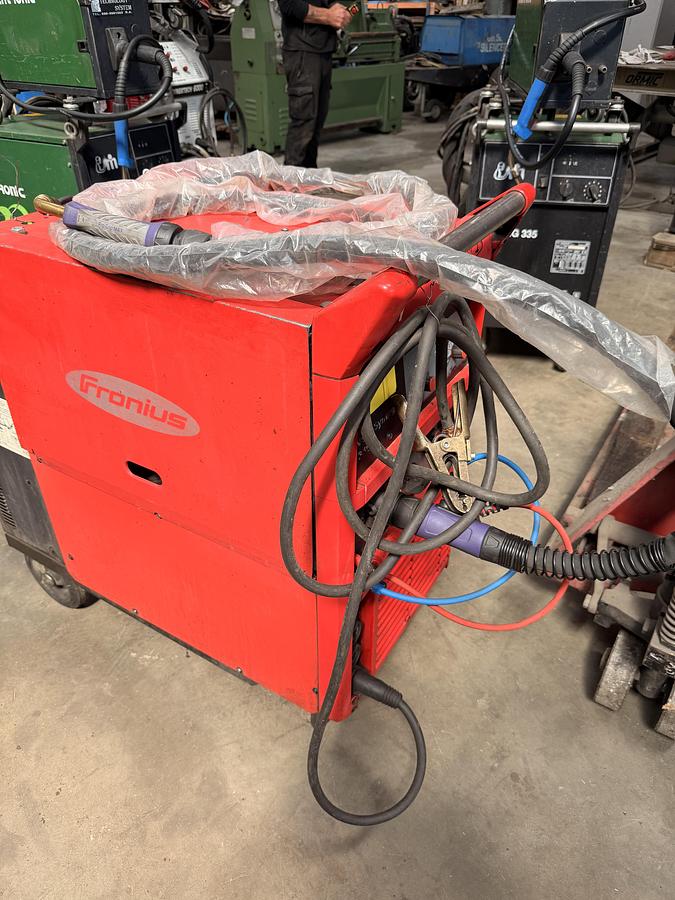 Usato SALDATRICE (N°5) FRONIUS VARO SYNERGIC 3400