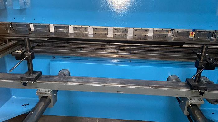 Usato PIEGATRICE ERMAKSAN 3000X160 TON IDRAULICA