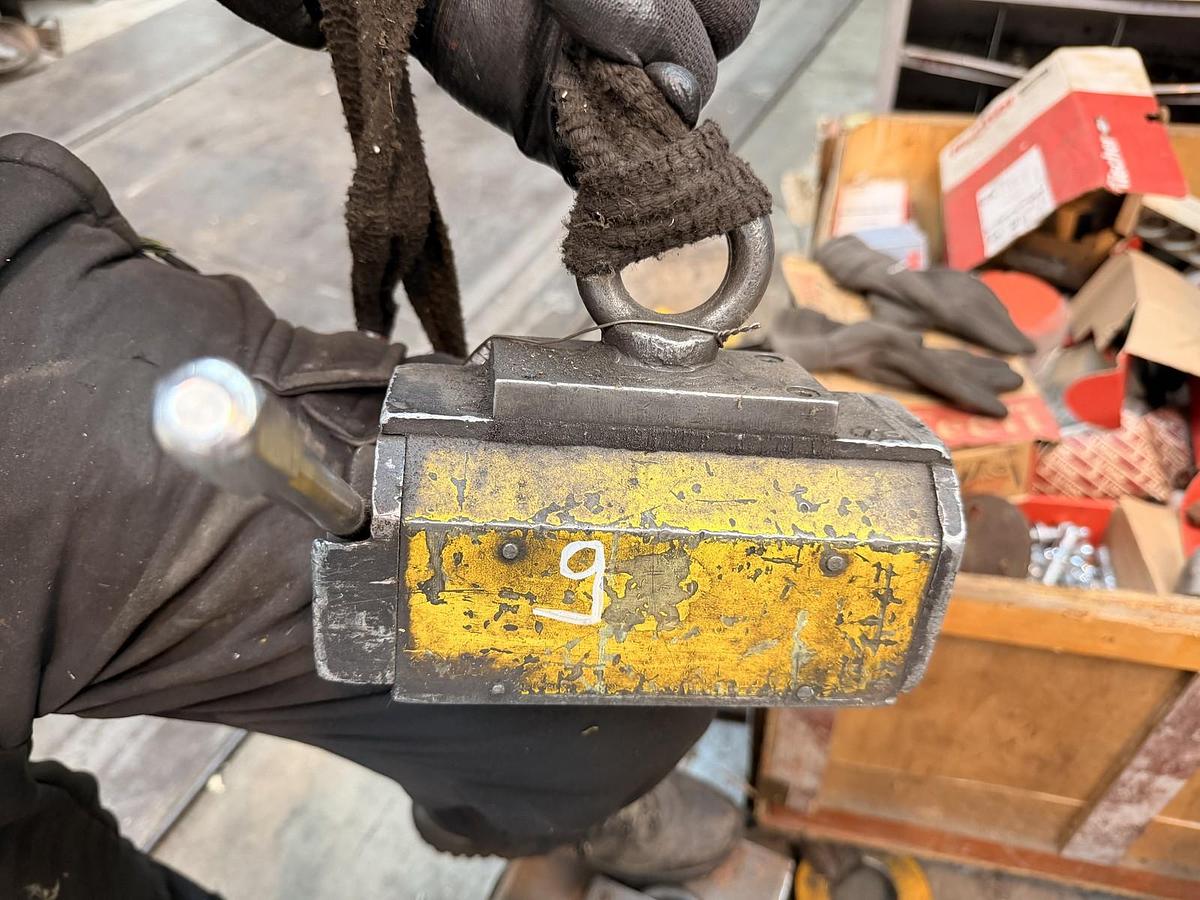 Usato MAGNETE DI SOLLEVAMENTO "TECNOMAGNETE"