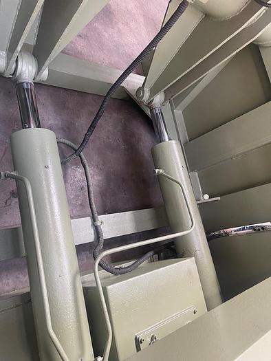 Usato POSIZIONATORE A TAVOLA 10 TON (10.000 Kg)