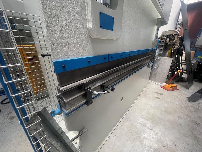 Usato PIEGATRICE MANDELLI IDRAULICA 3000X60 TON