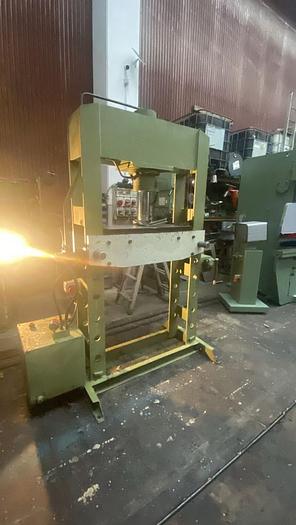 Usato PRESSA A PONTE OMCN 70 TON