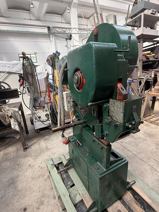 Usato PUNZONATRICE FICEP Mod. JOLLY