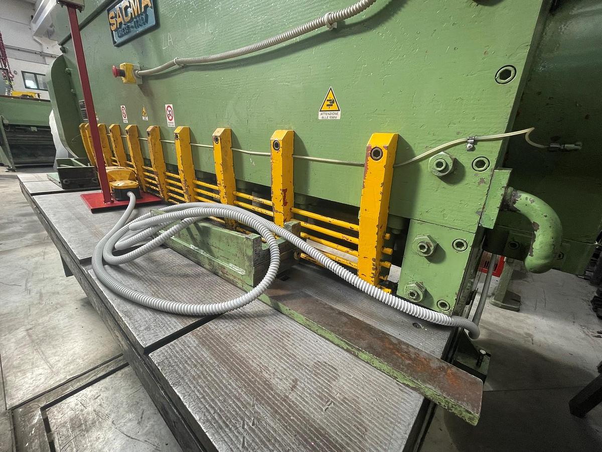Usato CESOIA SACMA MECCANICA 2000X7