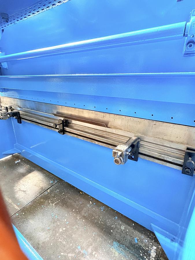 Usato PIEGATRICE SACMA LVD IDRAULICA 3000X80 TON