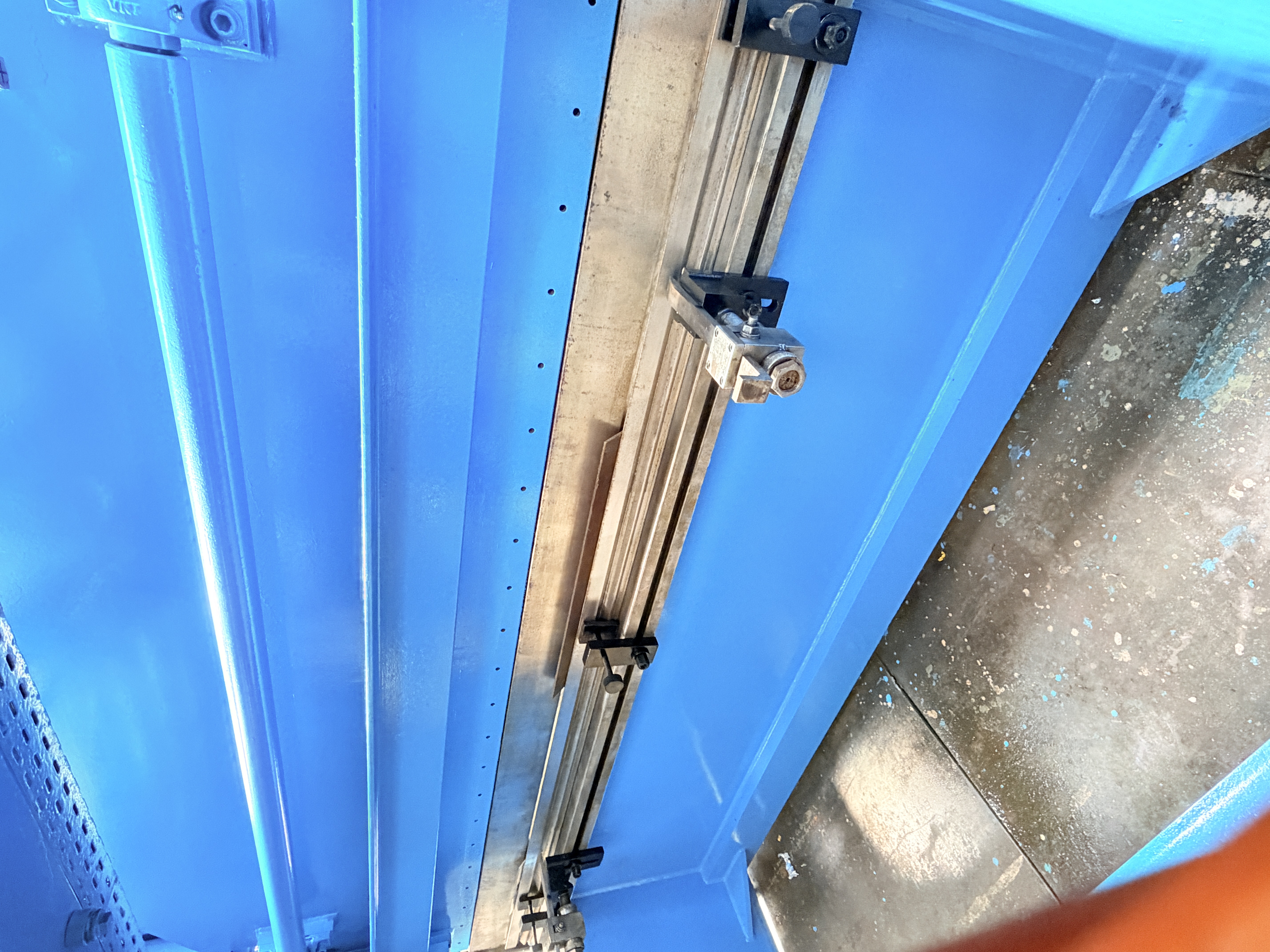 Usato PIEGATRICE SACMA LVD IDRAULICA 3000X80 TON