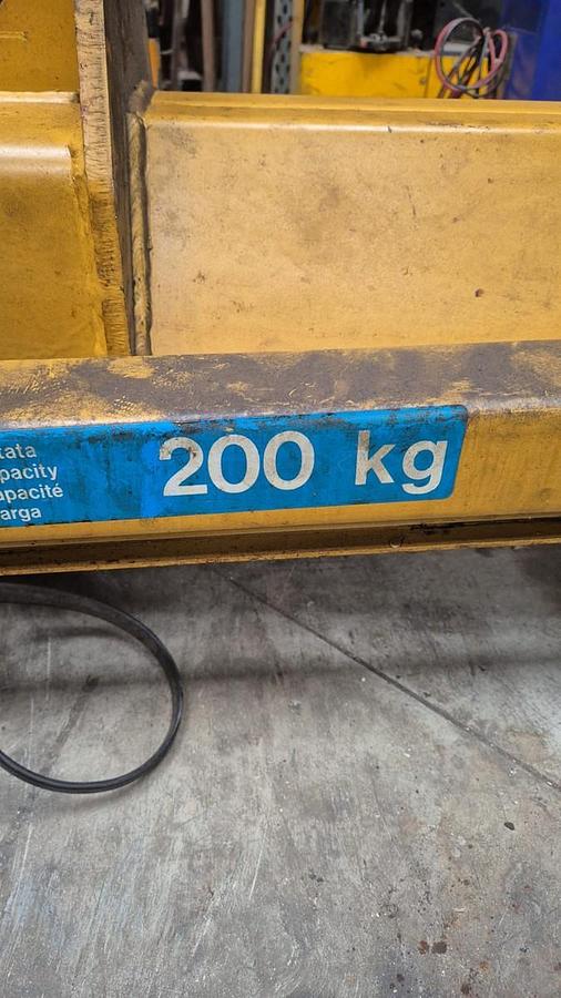 Usato GRU A BANDIERA DONATI 