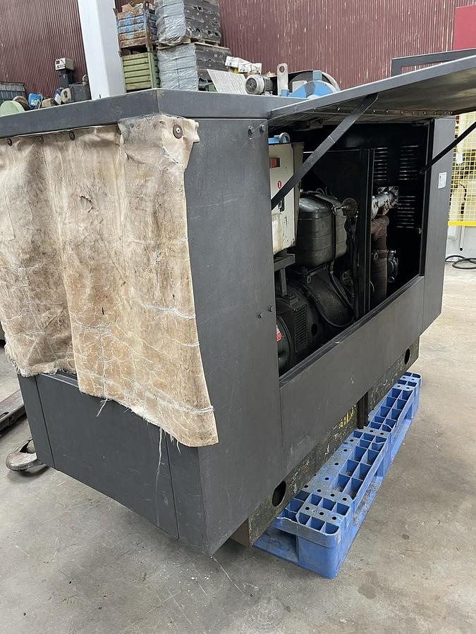 Usato GENERATORE CORRENTE 25 KW