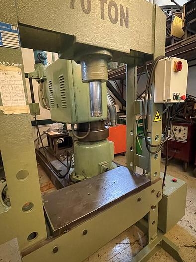 Usato PRESSA A PONTE OMCN 70 TON