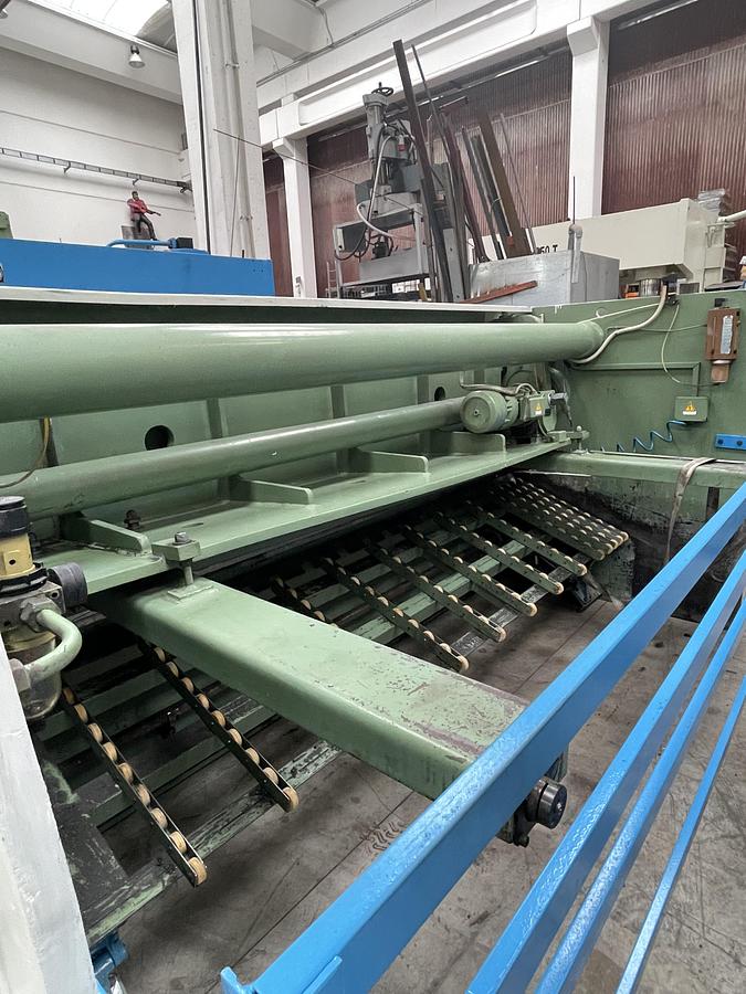 Usato CESOIA OMAG MECCANICA 3000X5