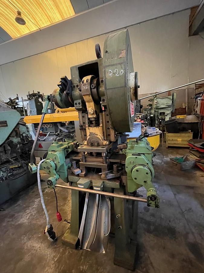 Usato PRESSE A SALTARELLO 35 Ton