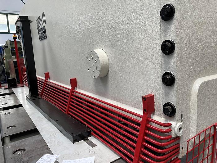 Usato CESOIA OMAG IDRAULICA 3000 X 10