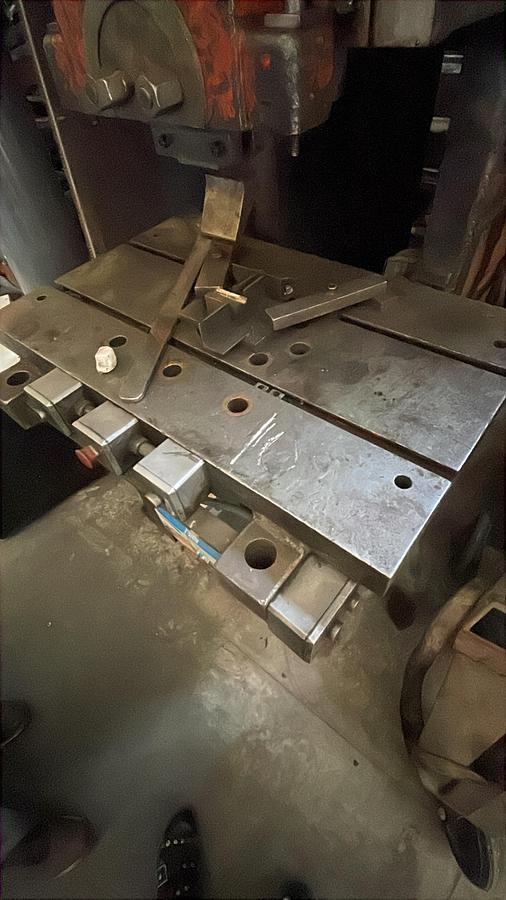 Usato PRESSE A SALTARELLO 140 Ton