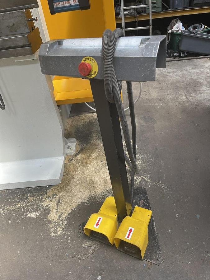 Usato PIEGATRICE COMAL IDRAULICA 3000X250 TON