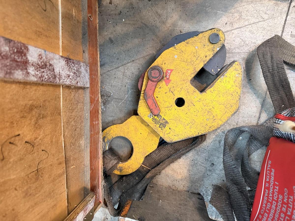 Usato PINZE PER LAMIERA  / MORSETTO DI SOLLEVAMENTO "TECNOMAGNETE"