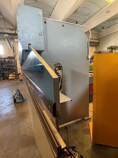 Usato PIEGATRICE GABELLA  MECCANICA 10.000 X 80 ton