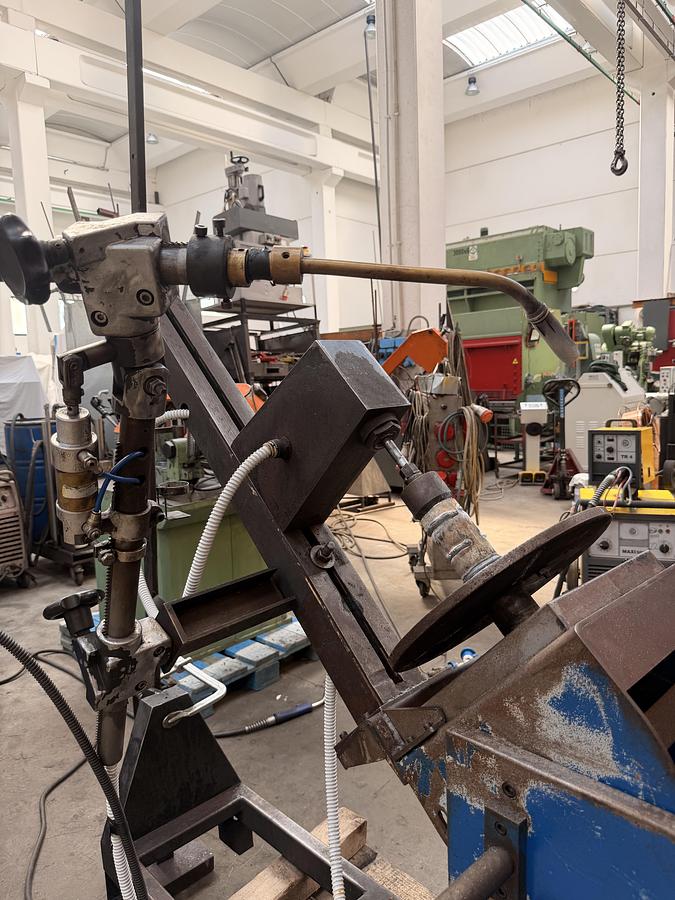 Usato POSIZIONATORE DI SALDATURA CON TORCIA AUTOMATICA