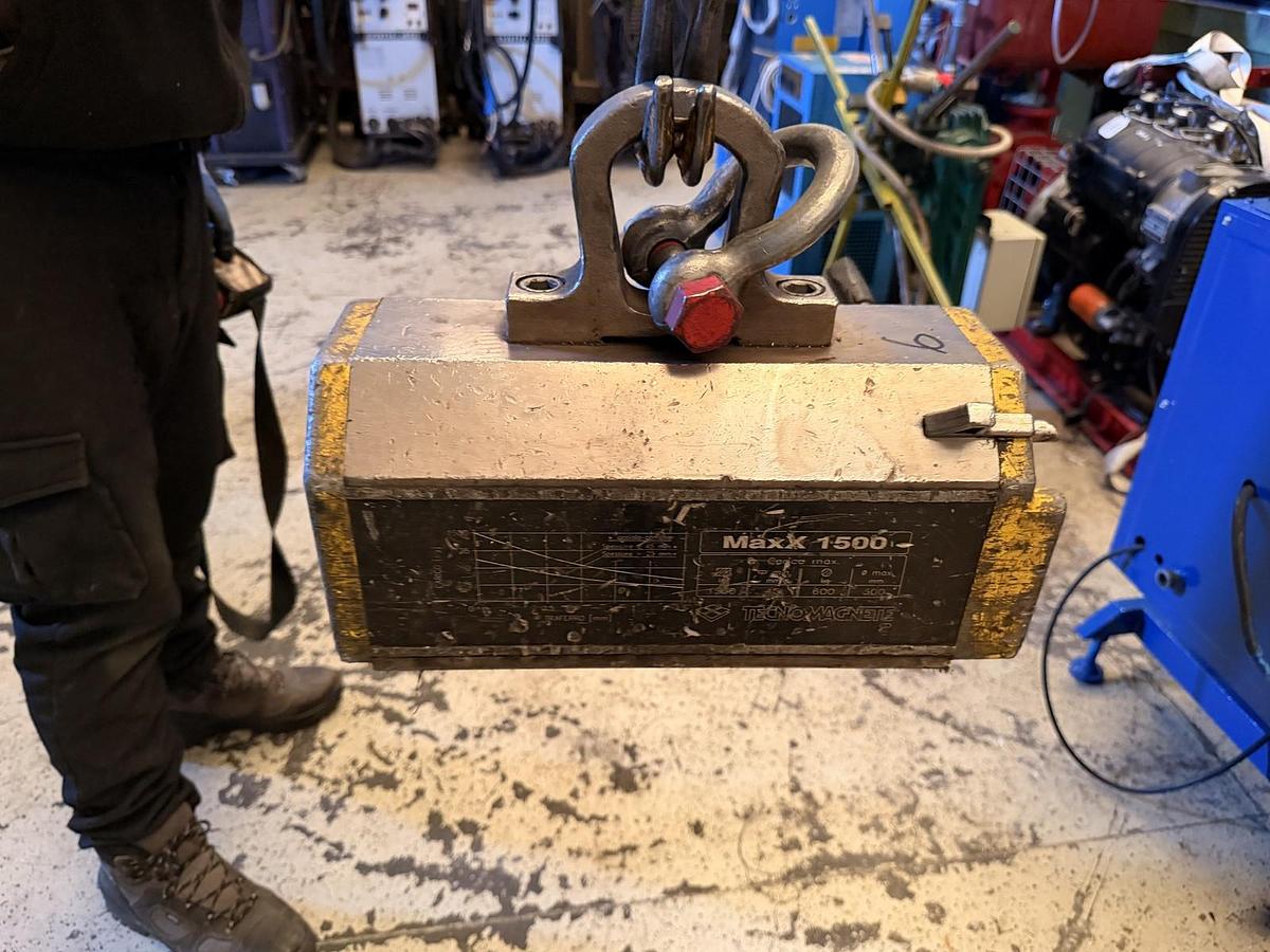 Usato MAGNETE DI SOLLEVAMENTO "TECNOMAGNETE"