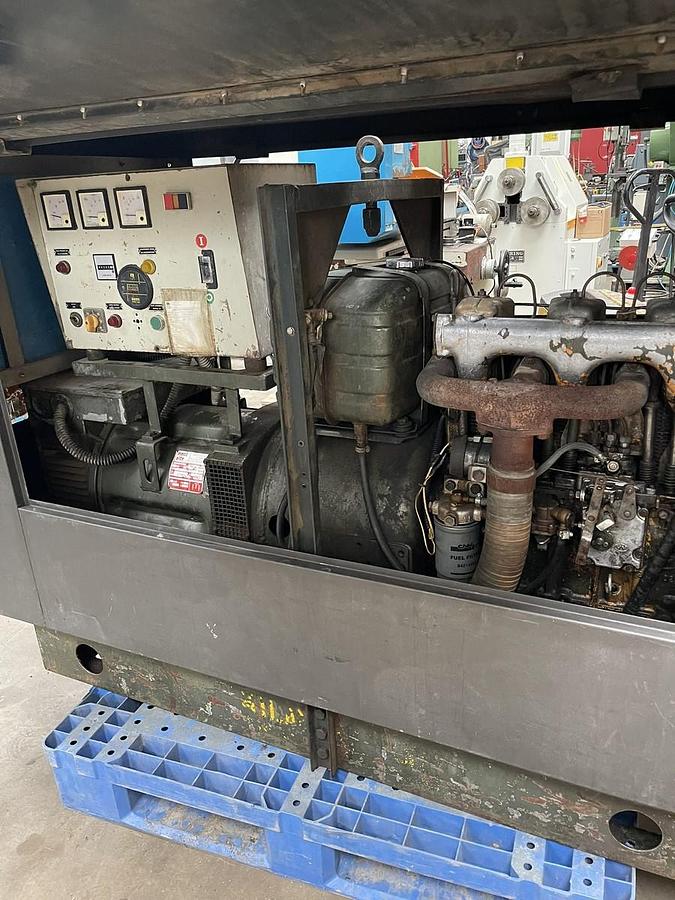 Usato GENERATORE CORRENTE 25 KW