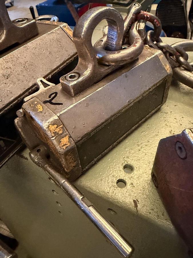 Usato MAGNETE DI SOLLEVAMENTO "TECNOMAGNETE"